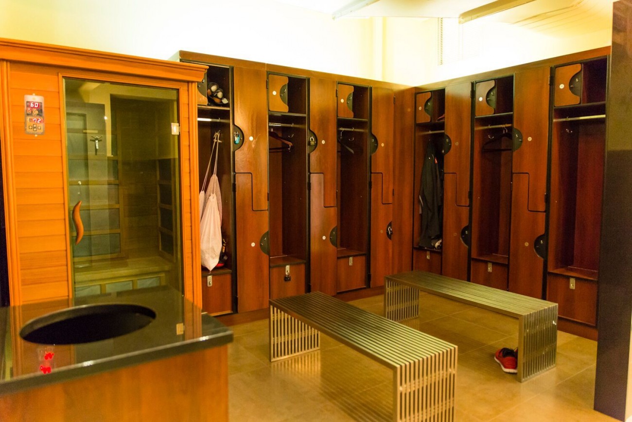 SportsLab Luxury Locker Room